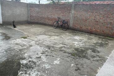 پانسیون Shubham House