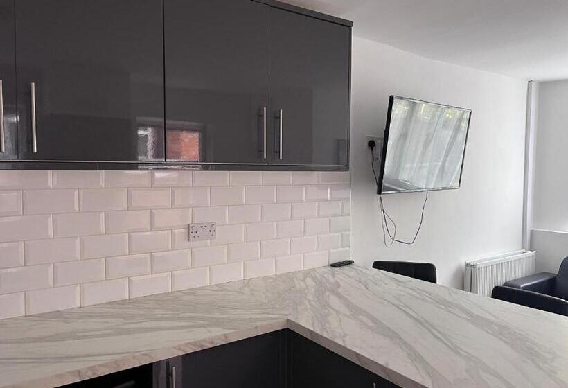 Пансион Trendy Town House Room 1