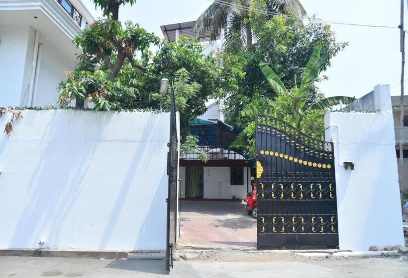 Пансион Versailles Home