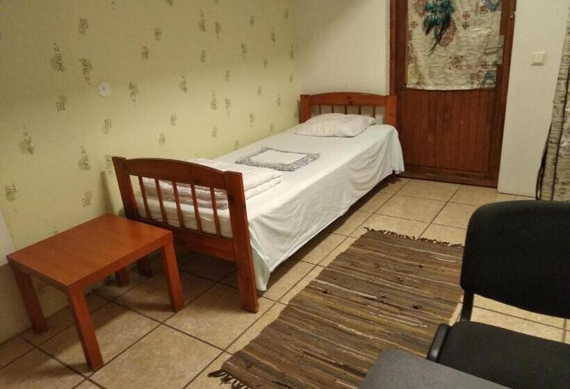 Moxa Hostel   Solo International Young Travellers