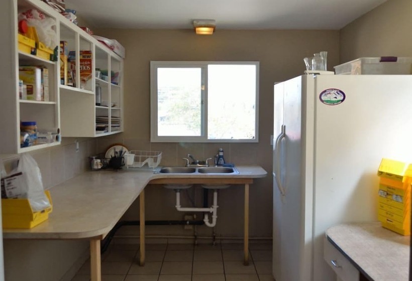 فندق Bent Prop Inn & Hostel Downtown