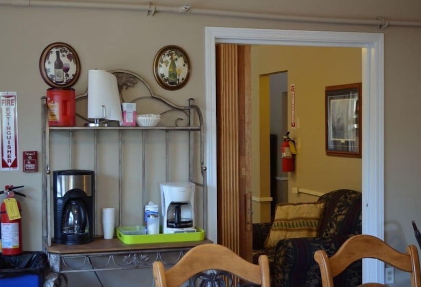 فندق Bent Prop Inn & Hostel Downtown