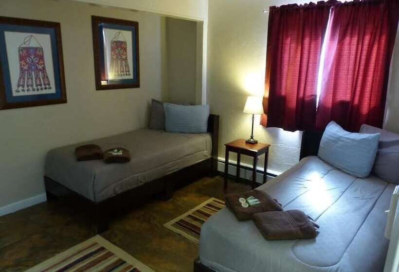 فندق Bent Prop Inn & Hostel Downtown