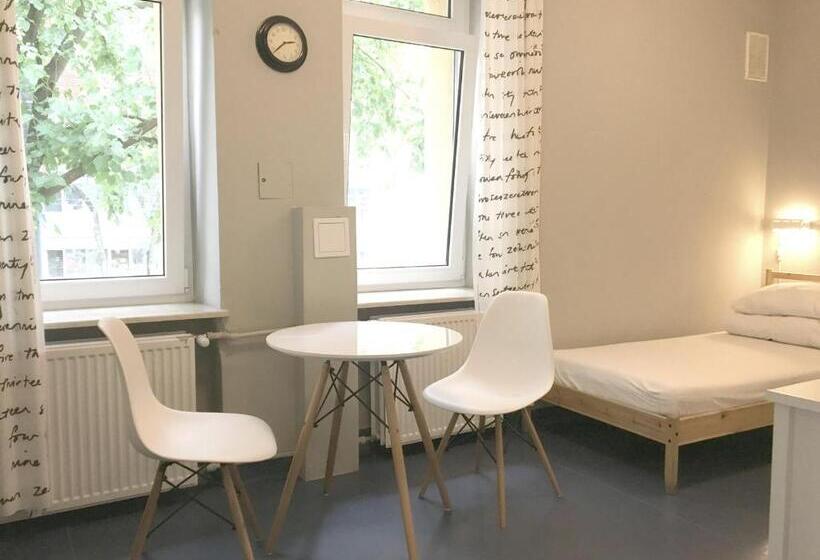 هتل Cloud Hostel