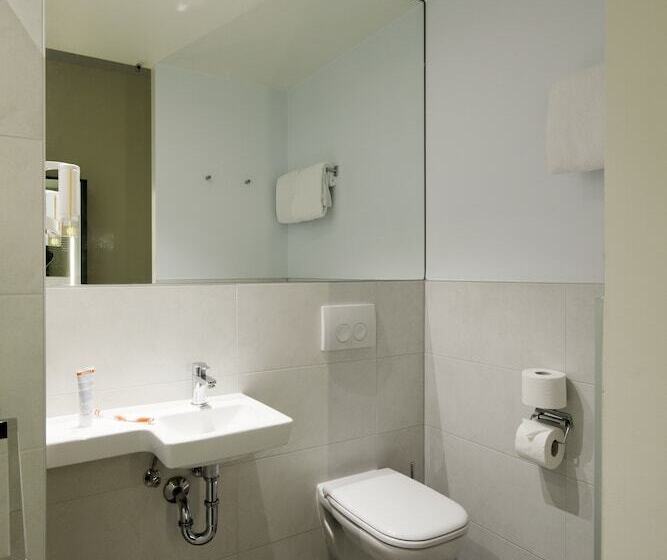 Easyhotel Brussels City Centre