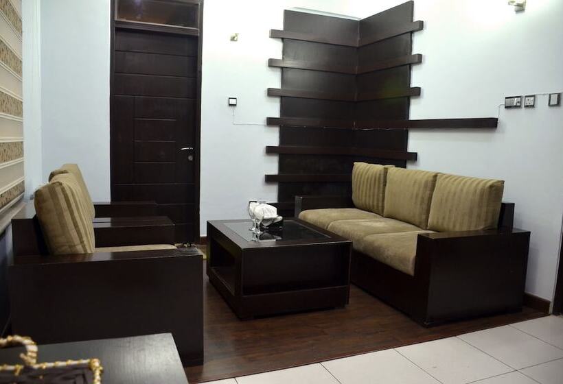 هتل Gofas Lodge