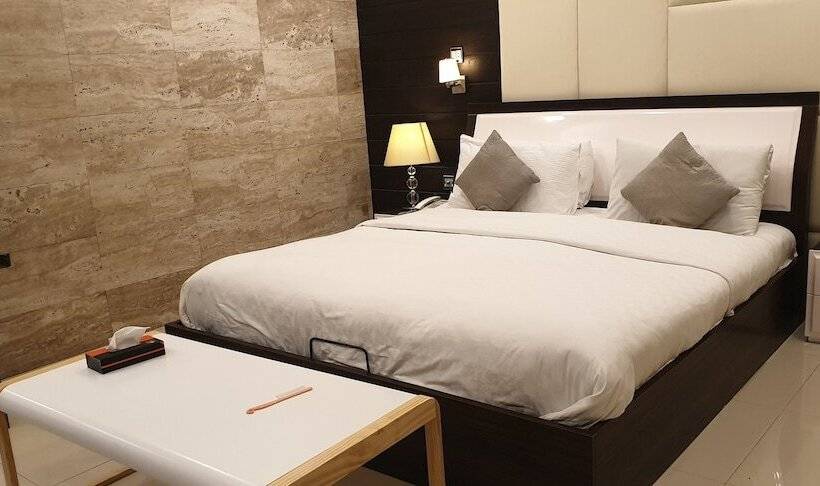 هتل Gofas Lodge