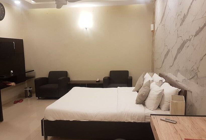 هتل Gofas Lodge