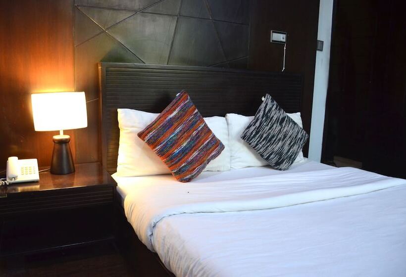 هتل Gofas Lodge