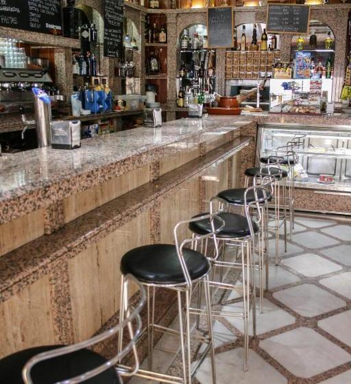 فندق Hostal El Emigrante