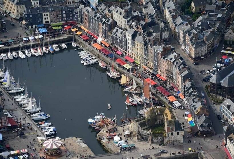 هتل Ibis Budget Honfleur Centre
