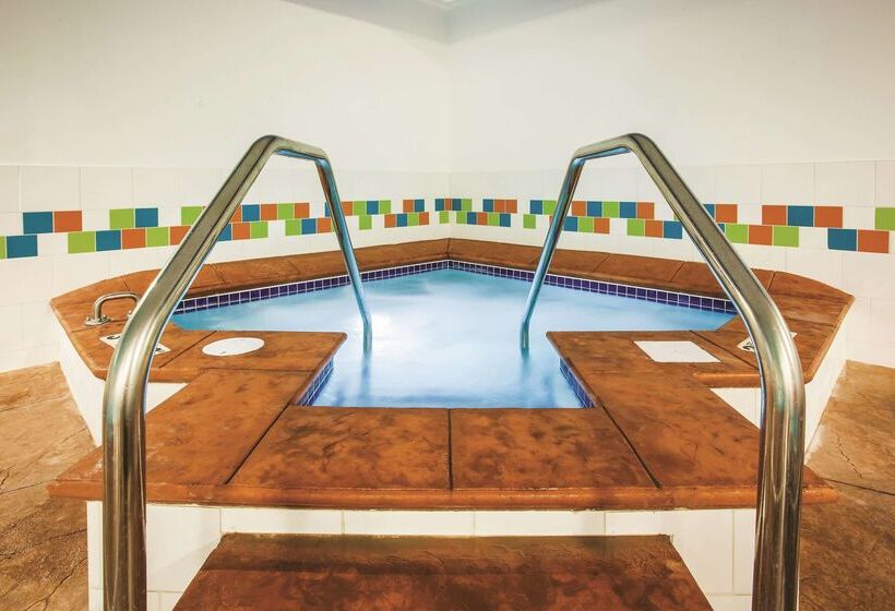 هتل La Quinta By Wyndham St. Paul Woodbury