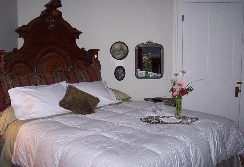 فندق Shadowlawn Bed And Breakfast
