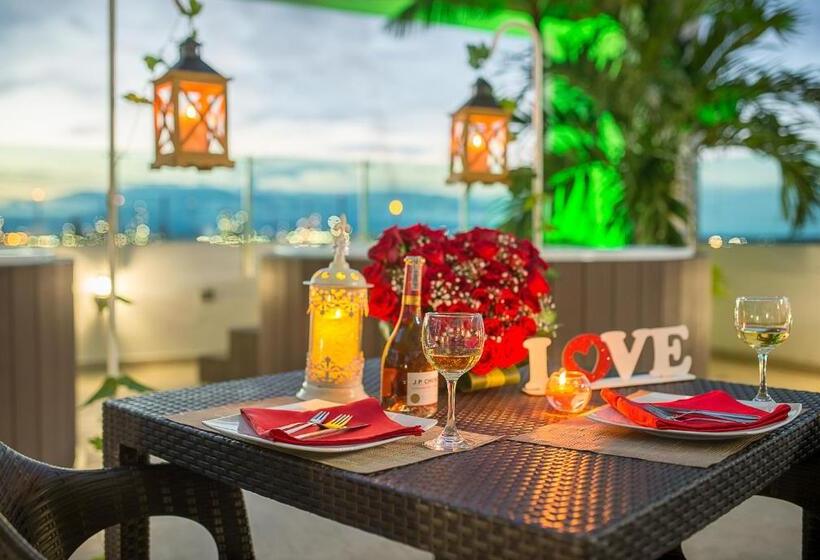 هتل Titanium Plaza