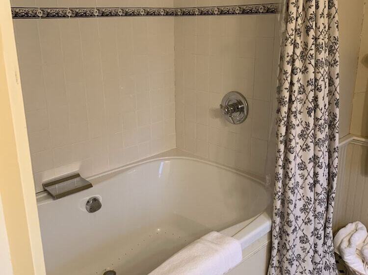 Lovett S Inn And Restaurant