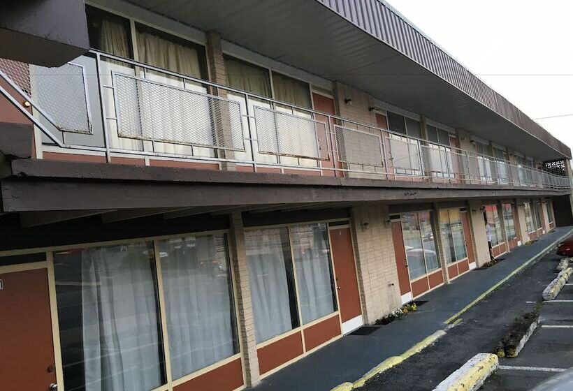 Breezwood Motel