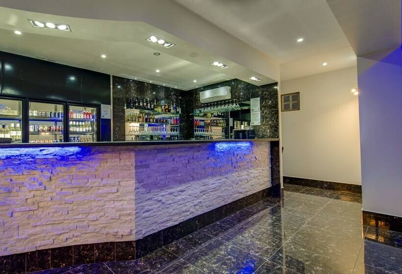 モーテル Western Downs Motor Inn