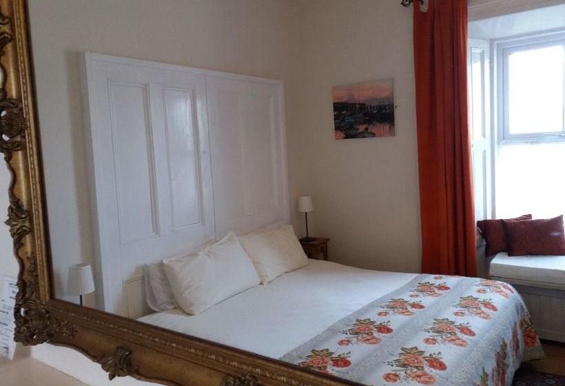 بنسيون Halpins Townhouse Bed & Breakfast
