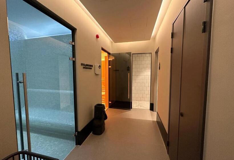 12a, Luxe & Uniek Bioscoopzaal Terras Uitzicht