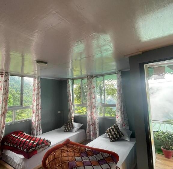 فندق صغير Wake In Himalayas