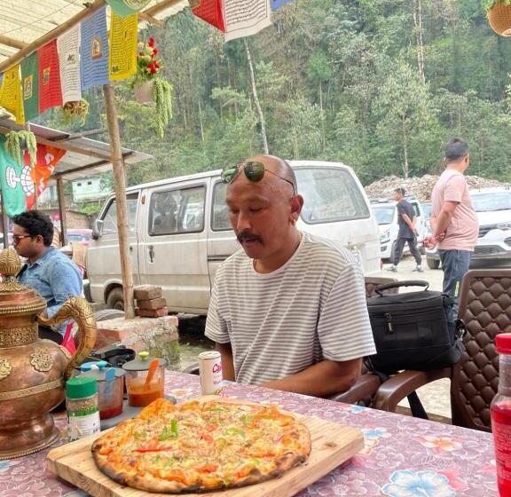 فندق صغير Wake In Himalayas