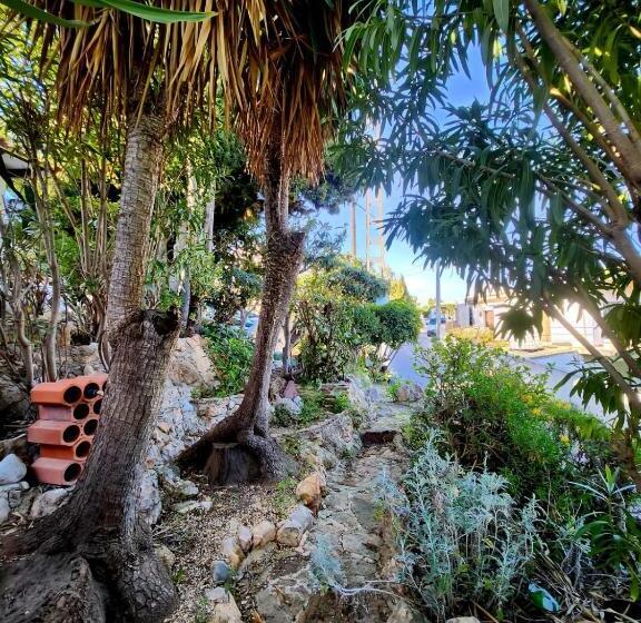 تختخواب و صبحانه Entre Mar Y Montaña