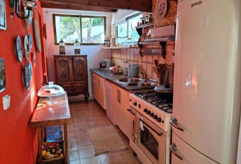 تختخواب و صبحانه Entre Mar Y Montaña