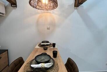 تختخواب و صبحانه Suites Chic Cozy