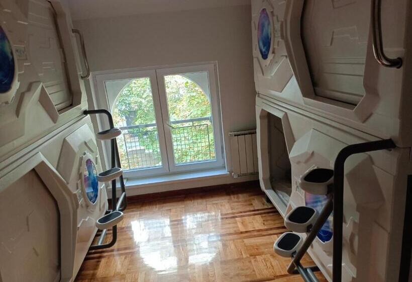 هتل کپسول Panda Victor Space Capsule Hostel Neo Nomad