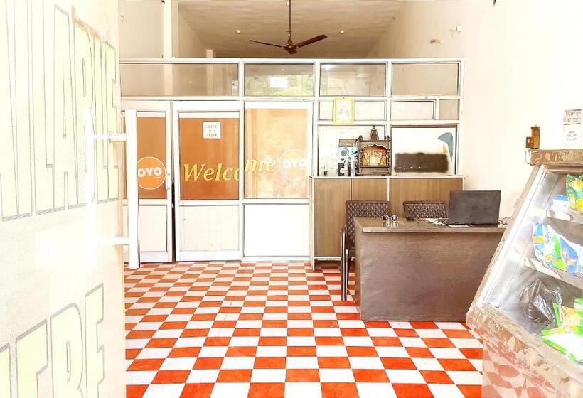 ホテル Helix    Rajpura    Budget Rooms For Family, Couples, Solo Travellers