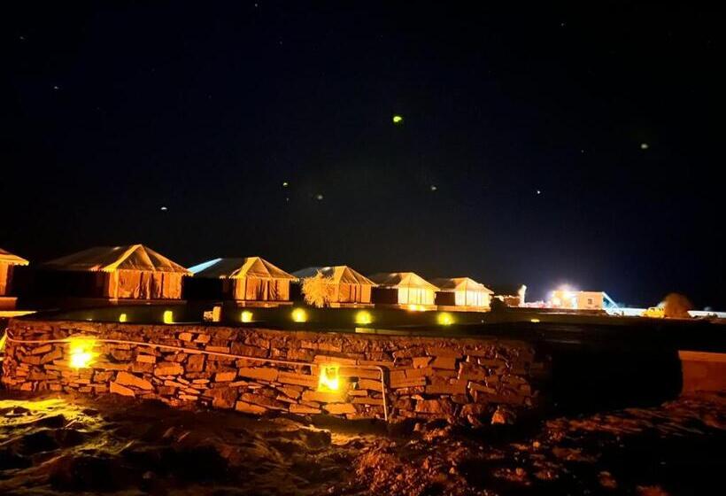 فندق Jaisalmer Queen Desert Camp