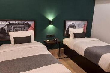 هتل Lokal Rooms X Multan