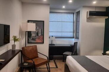 هتل Lokal Rooms X Multan