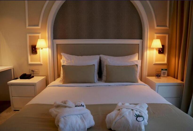 Dbd Hotel Bayraklı