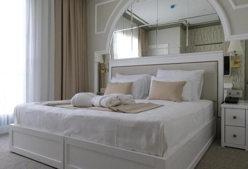 Dbd Hotel Bayraklı