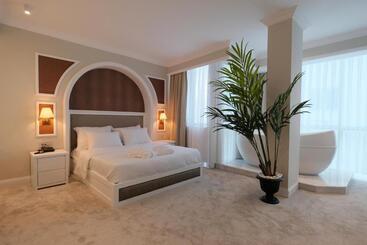 Dbd Hotel Bayraklı