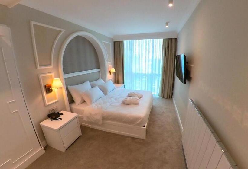 Dbd Hotel Bayraklı