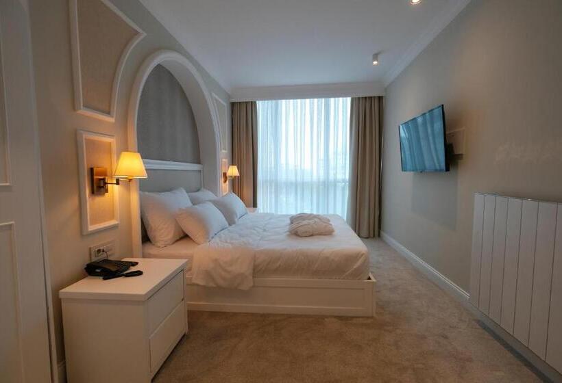 Dbd Hotel Bayraklı