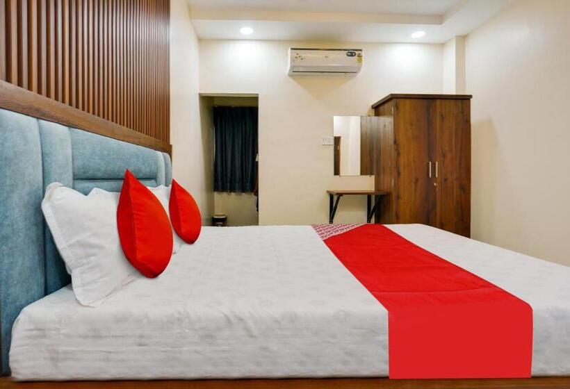 Отель Oyo Flagship Samruddhi Lodging
