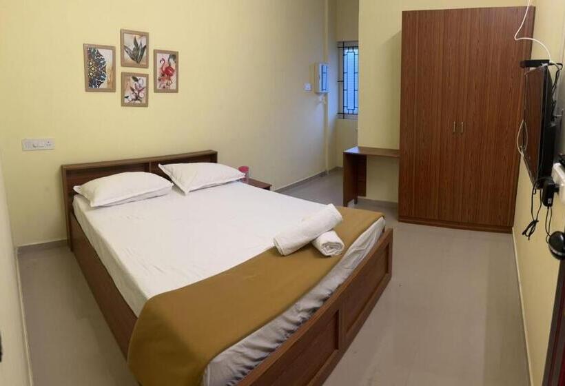 هتل Serene Super Deluxe Row Villa