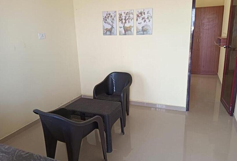هتل Serene Super Deluxe Row Villa