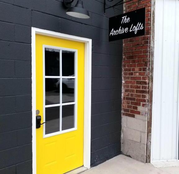 هتل The Huber The Archive Lofts