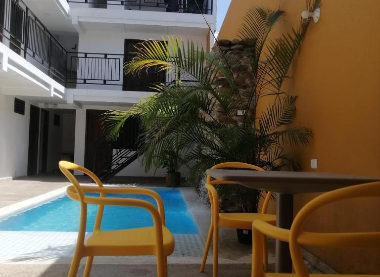 هتل Victoria Queen Villavieja