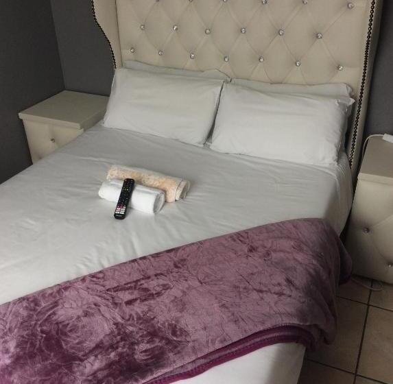 پانسیون De Capital Guest House