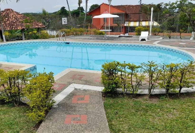 پانسیون Finca El Recreo