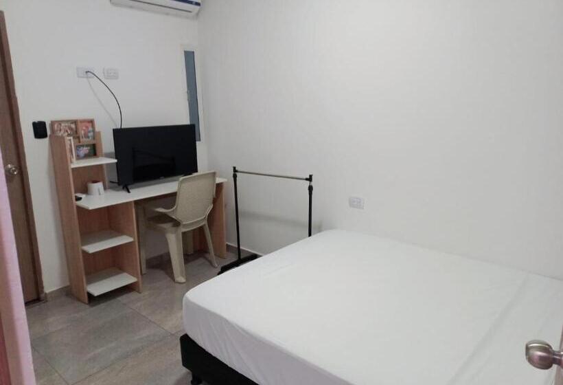 פנסיון Hostal Emanuel