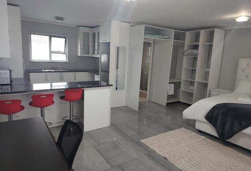 פנסיון Lennox Guest House