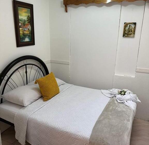 Tico Bed & Breakfast La Fortuna