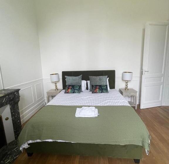 مبيت وإفطار Château De Respide