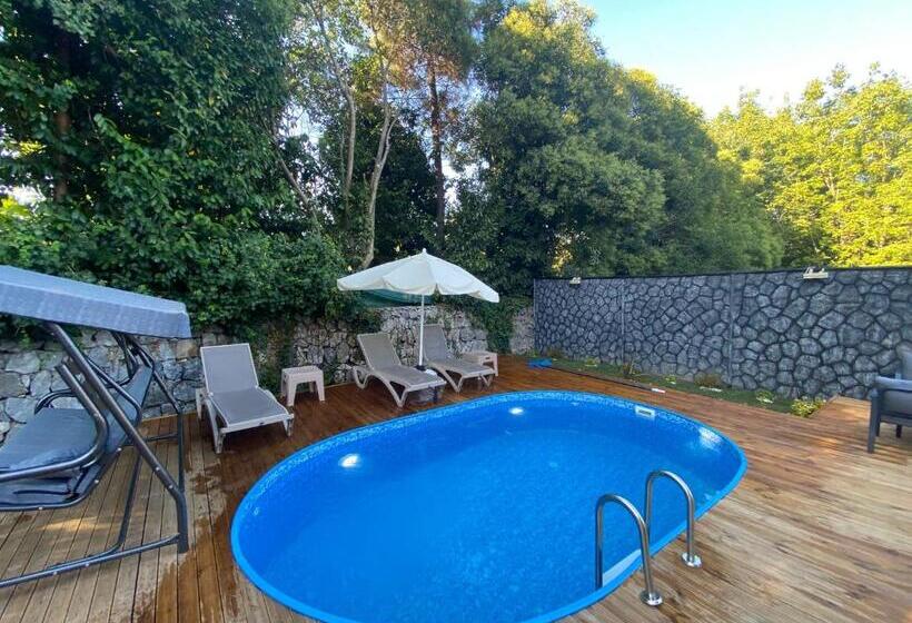 تختخواب و صبحانه Eksado Resort